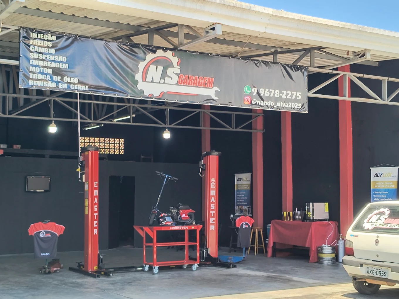 Fachada da NS Garagem em Colombo, Paraná